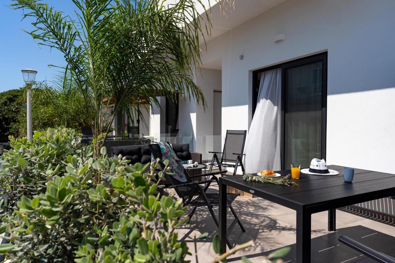 Lucian City Apartments Rhodes City Стая снимка