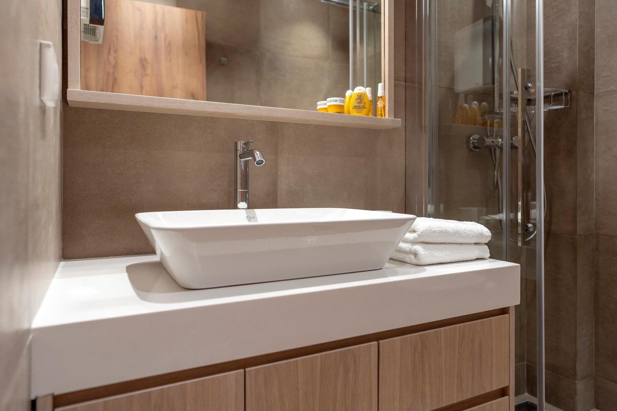 Lucian City Apartments Rhodes City Стая снимка